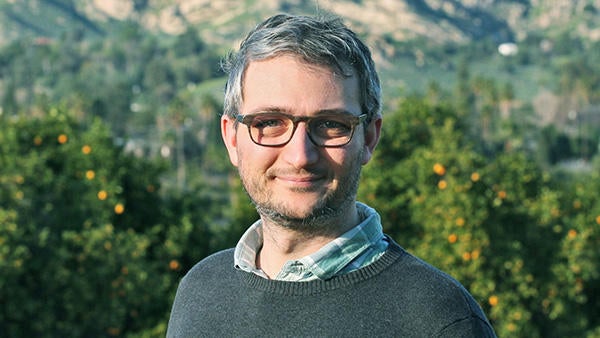 Elia Scudiero receives USDA New Investigator Award (c) UCR
