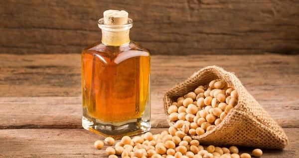 Soybean oil / Shutterstock