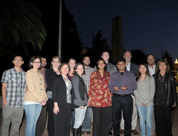 Faculty members and students at awards ceremony (c) Michael Elderman